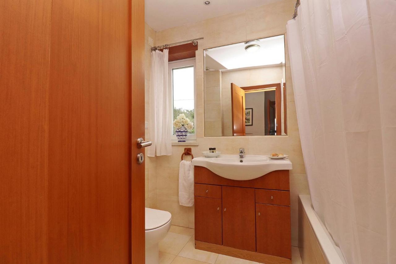 Apartamento Vista Premium Sto Antonio Sao Martinho do Porto Luaran gambar